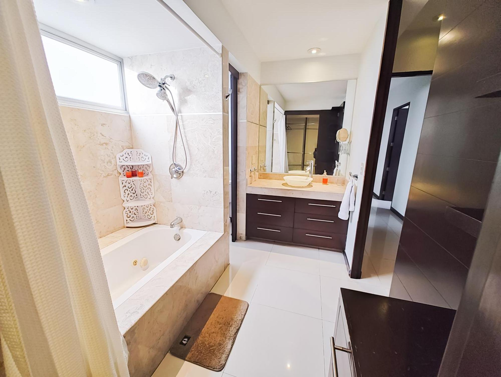شقة Penthouse Espectacular Vista Cd A.C. Wifi 300Mbps غوادالاجارا المظهر الخارجي الصورة
